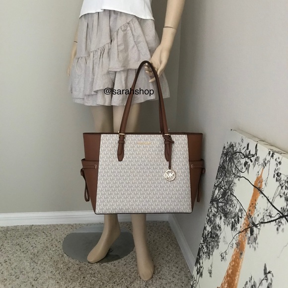 🌼Michael Kors Purse - Picture 6 of 11
